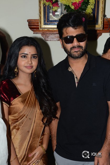 Shatamanam-Bhavati-Movie-Team-At-Sandhya-Theatre